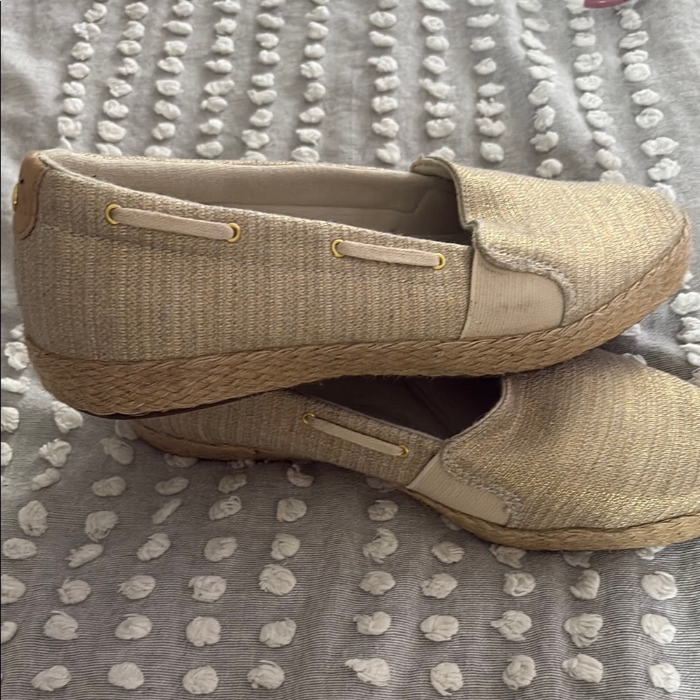 Grasshoppers Women's Shimmering Gold Loafers